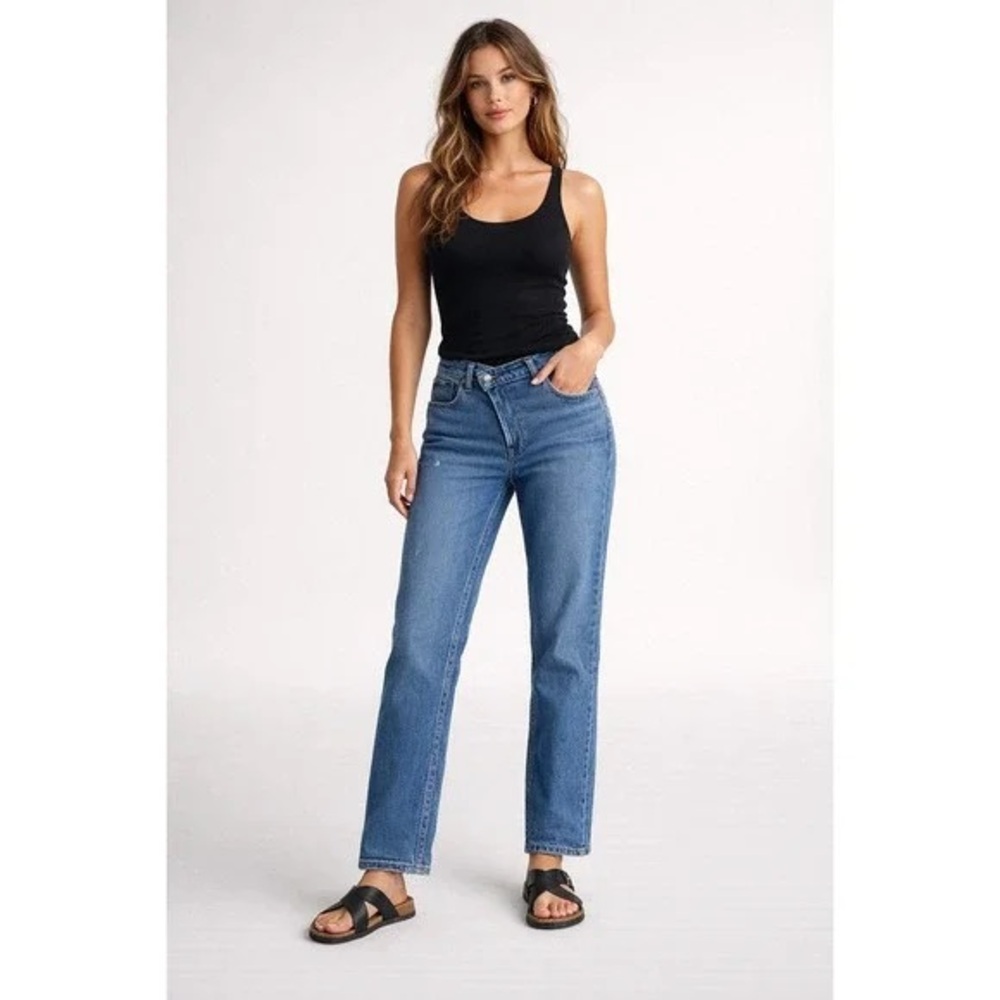 Abercrombie & Fitch Size 29 The 90s Straight Ultra High Rise Crisscross Jeans‎